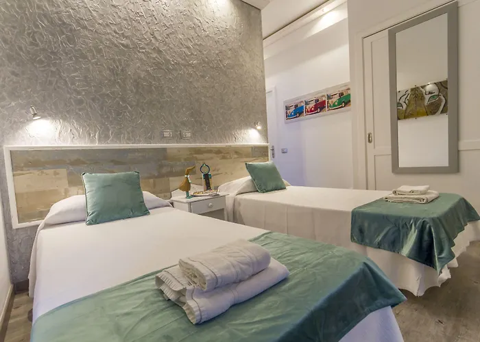 太阳假日酒店 *