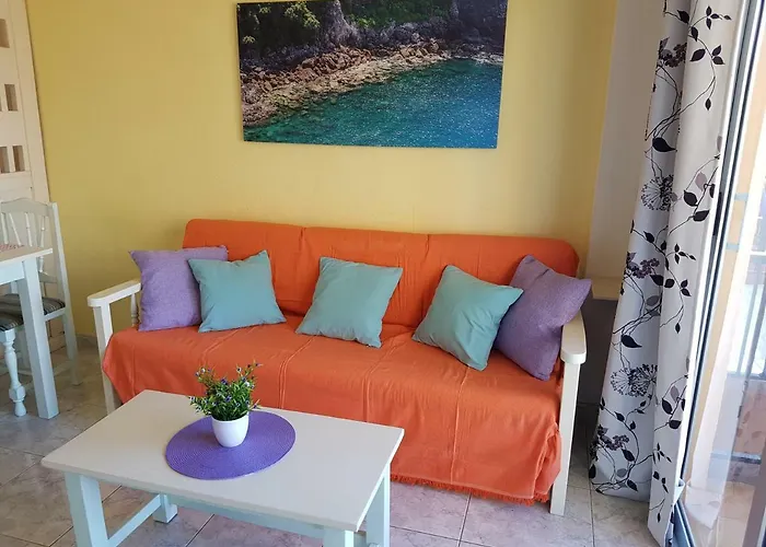 太阳假日酒店 *